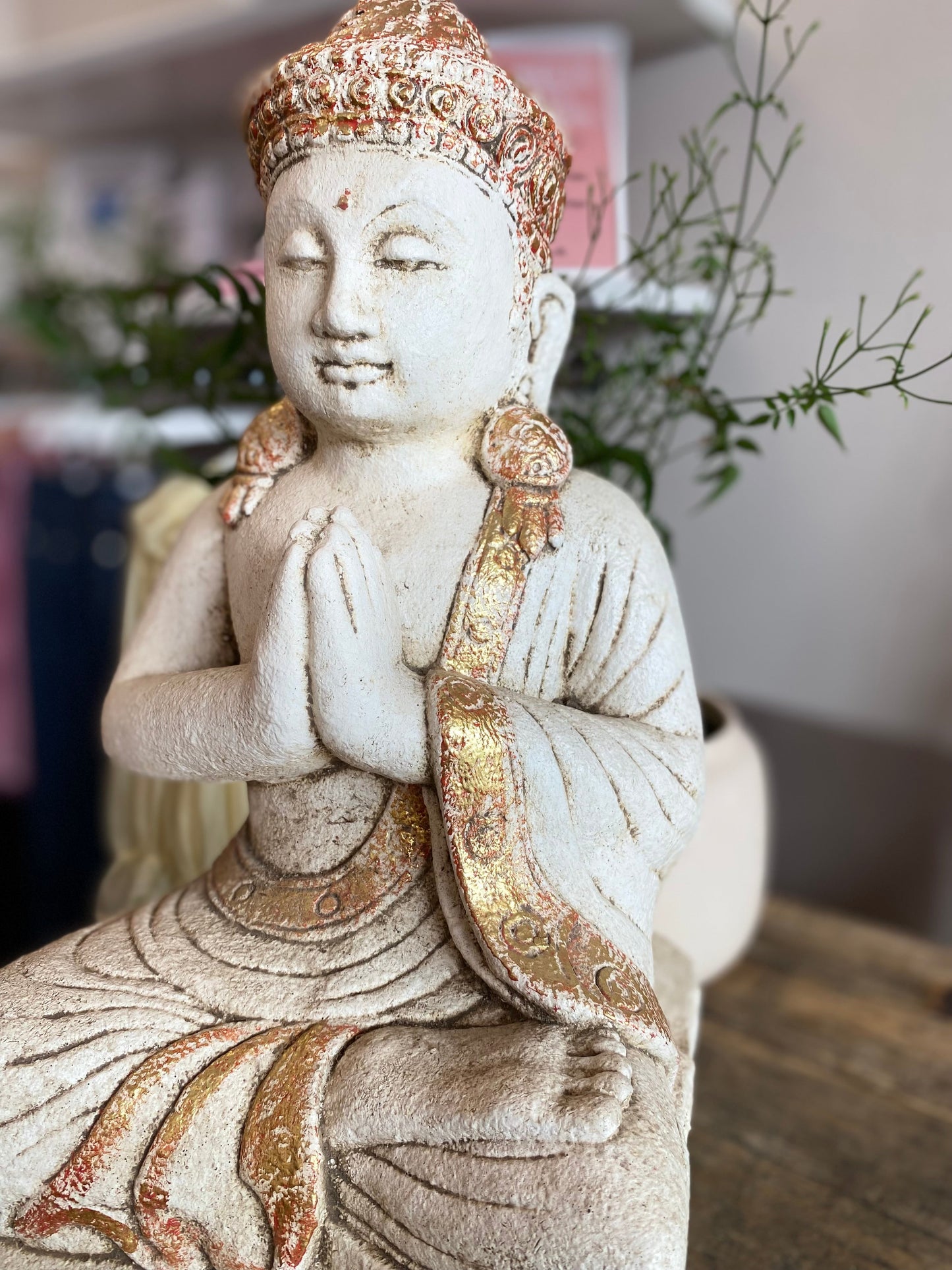 Lys & guld Bali Buddha i sten