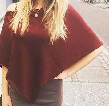 SibinLinnebjerg Poncho | Paris | 100% Fine Merino Wool | Bourgogne