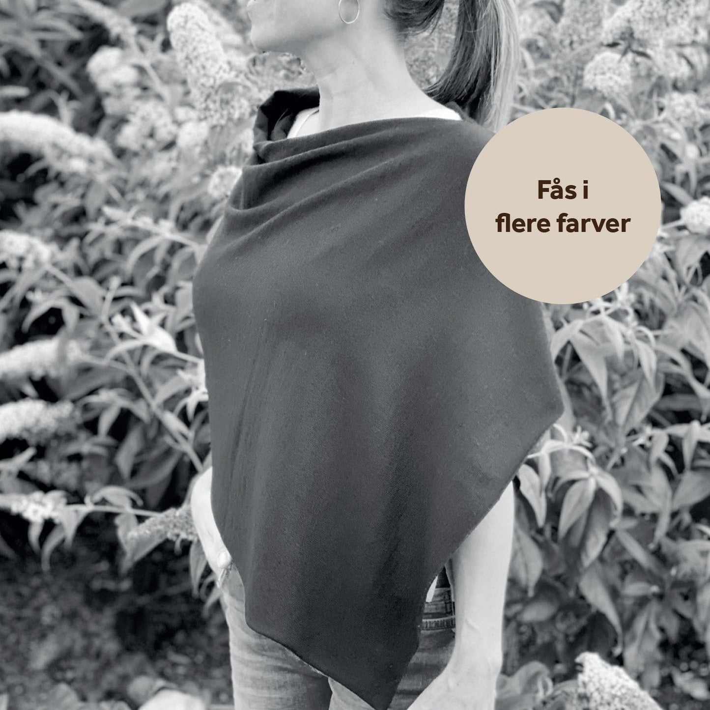 SibinLinnebjerg Poncho | Paris | 100% Fine Merino Wook | Dark Sand