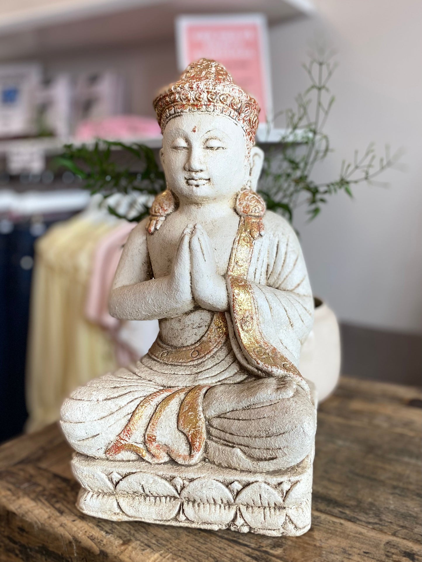 Lys & guld Bali Buddha i sten