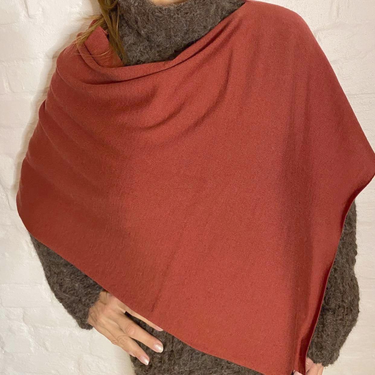 SibinLinnebjerg Poncho | Paris  | 100% Fine Merino Wool | Lyches
